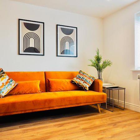 Private Parking Stylish Great Location Apartment Guildford Exterior photo